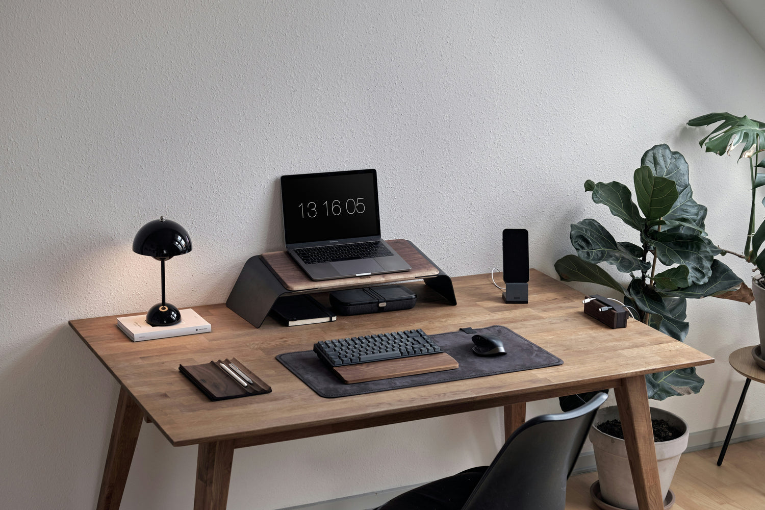 Desk Accessories & Organizers